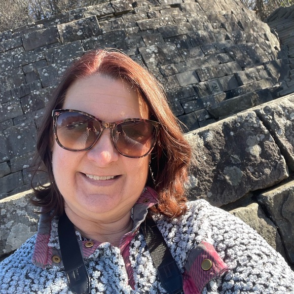 Meet your Posher, Renee - Picture 2 of 2